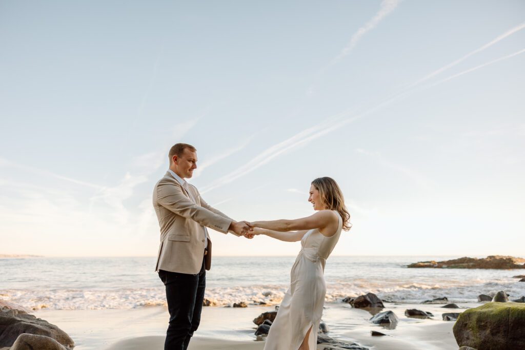 Classy beach engagement photo outfit ideas