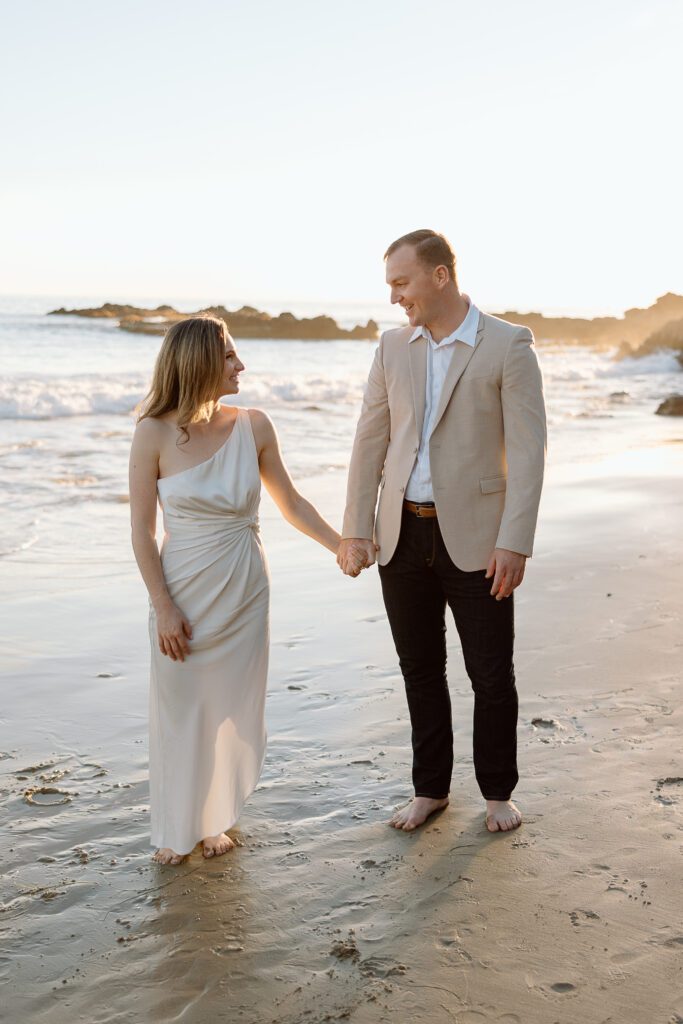 Classy beach engagement outfit ideas